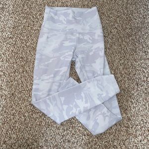 Lululemon Wunder Under High-Rise Tight- 4 (EUC)